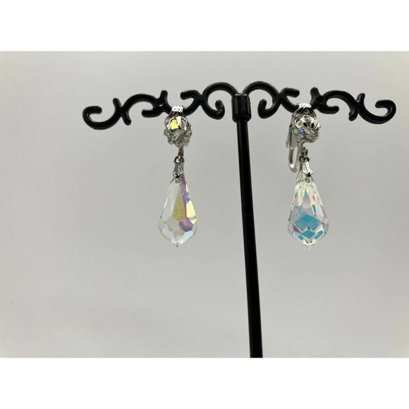 Vintage Briolette  Aurora Borealis Crystal Teardrop Clip-On Earrings! - Picture 4 of 11